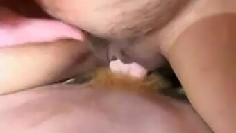 Milf Pelirroja En El Baño: Video Amateur De Mujeres Maduras