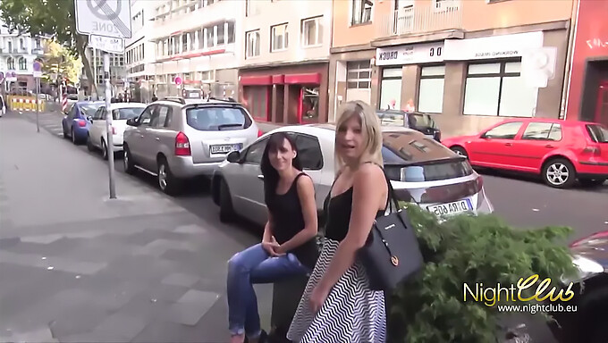 Ragazze Tedesche Si Scatenano In Un Parcheggio