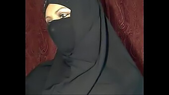 Prestasi Webcam Gadis Muslim Sexy Haleema Al-Beydoun