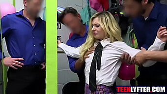 Adolescente (18+) Con Tetas Pequeñas Es Follada Por Varios Hombres En Pov