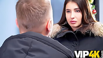 Moničino Skutečné Sexuální Dobrodružství