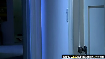 Лела Стар И Джонни Синс Трахаются В Интернете В Видео От Brazzers