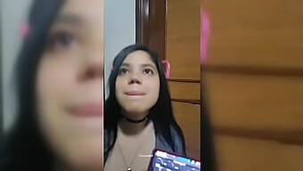 Adolescenta (18+) Devine Obraznică Într-Un Videoclip Făcut Acasă