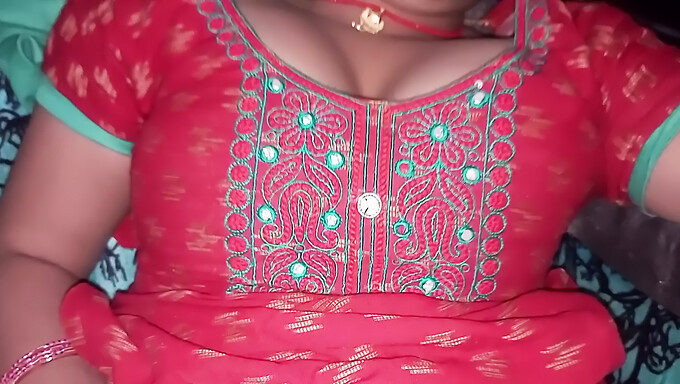 Pov Indien: Un Couple Profite De Sexe En Public