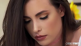 Il Culo Naturale Di Casey Calvert Viene Cavalcato Nella Sua Vita In Questo Video Porno Anale