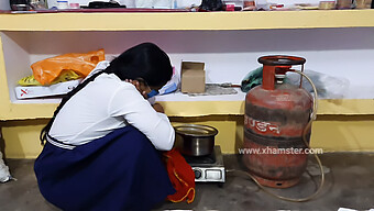 Pelajar India Mendapat Pancutan Air Mani Di Dalam Cipapnya Oleh Teman Lelakinya Dalam Video Panas Ini