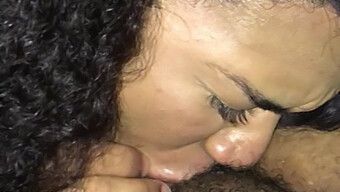 Beauté Latina Se Prend Une Grosse Bite Noire Dans La Bouche