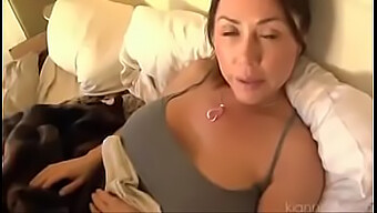 कमशॉट-लविंग Milf Pov में लंड चूसती है और चोदती है