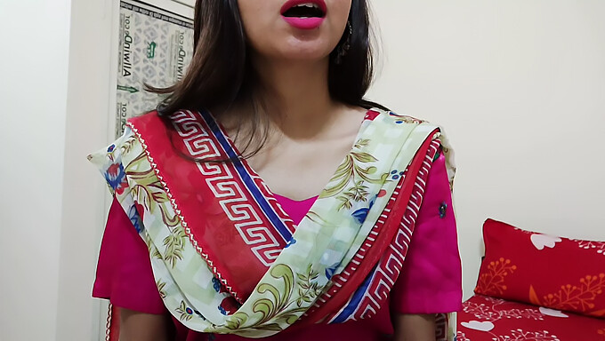 Indian Xxx: Ragazza Desi Con Un Grande Culo Scopa Il Fratellastro Con Parole Sporche E Slow Motion