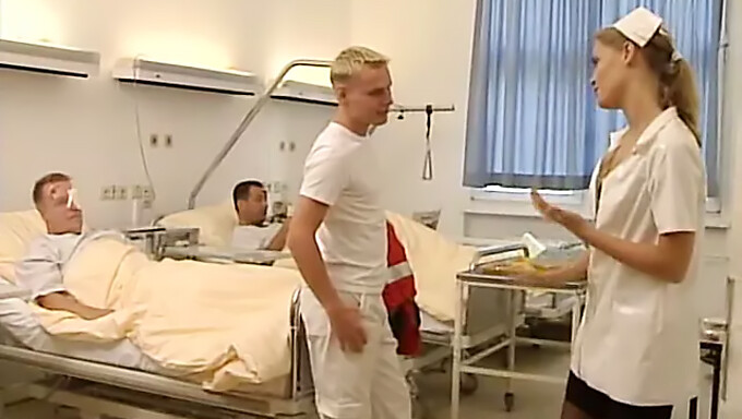 Vintage Porno: De Kliniek Van Lust