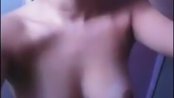 Pareja Peruana Amateur Juega Con Los Pezones En Un Video De Whatsapp