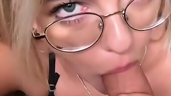 Blondinka Amaterka Z Očali Se Grobo Nabija V Hd Pov