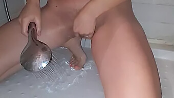 Follada Hardcore Con Una Milf Caliente En El Baño