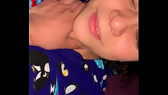 Latina Mexico Matang Bergairah Suka Memberikan Blowjob Kepada Kawan Lelakinya