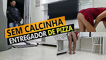 Entregador De Pizza Leverer Nytelse For Cristina Almeida I Karantene