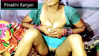 18 Year Old Indian Aunty In Homemade Bisexual Video