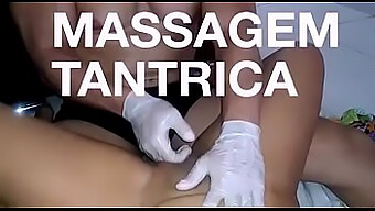 Uma Bela Massagem Leva Ao Prazer Orgásmico Nesta Massagem Tântrica