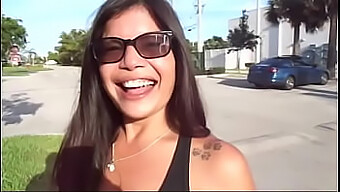 La Pornostar Italiana Incontra La Ragazza Dtf A Jersey Shore Per Un'Azione Hardcore In Questo Video Amatoriale