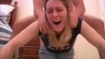 Una Milf Mora Si Fa Inculare In Questo Video Bollente..