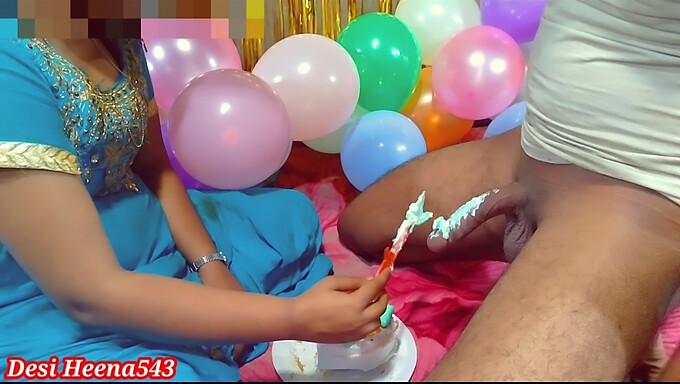 La Celebrazione Del Compleanno Di Desi Heena Con Il Marito In Un Incontro Bollente